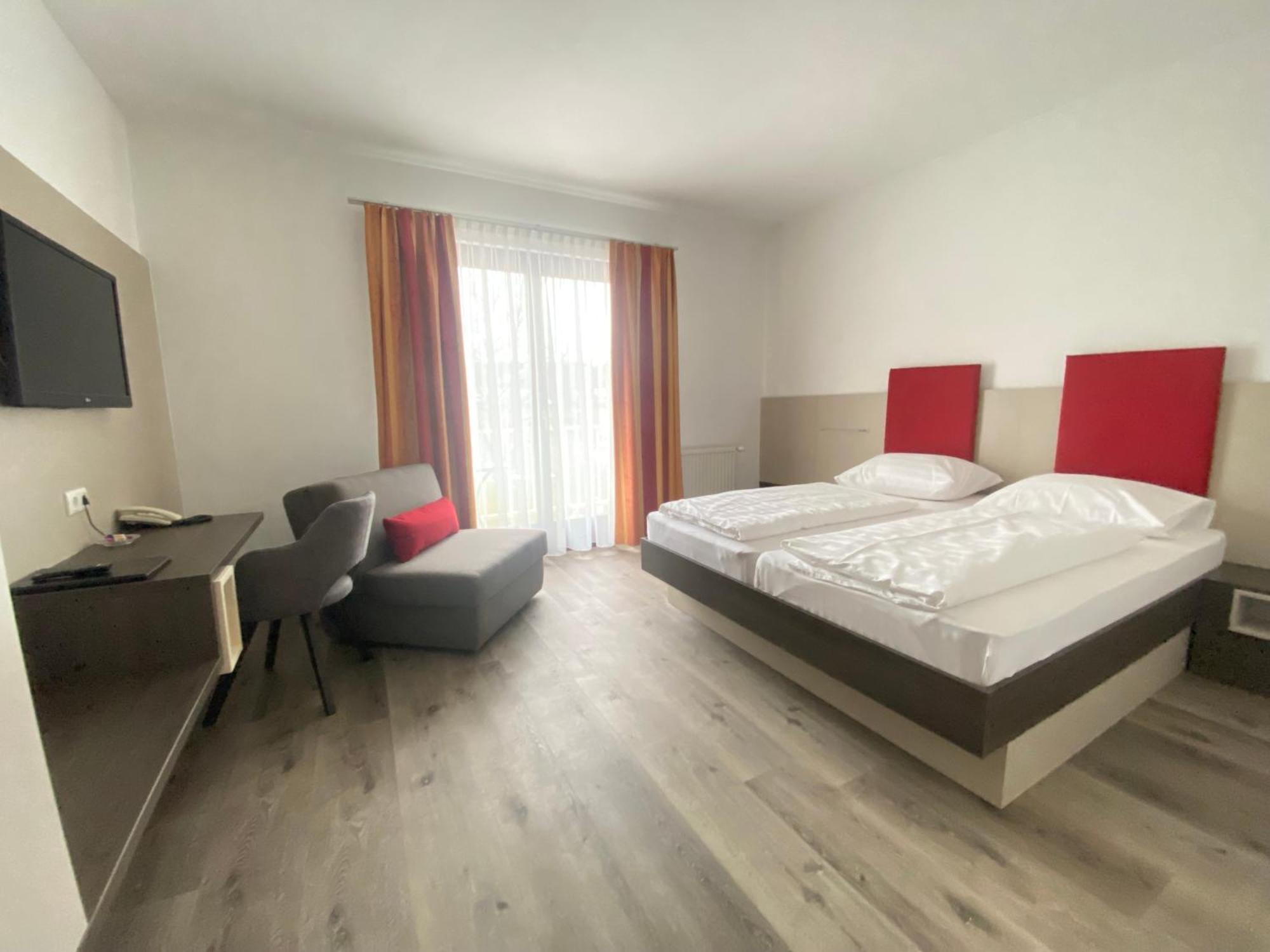 Simon - Hotel & Cafe Bad Tatzmannsdorf Buitenkant foto