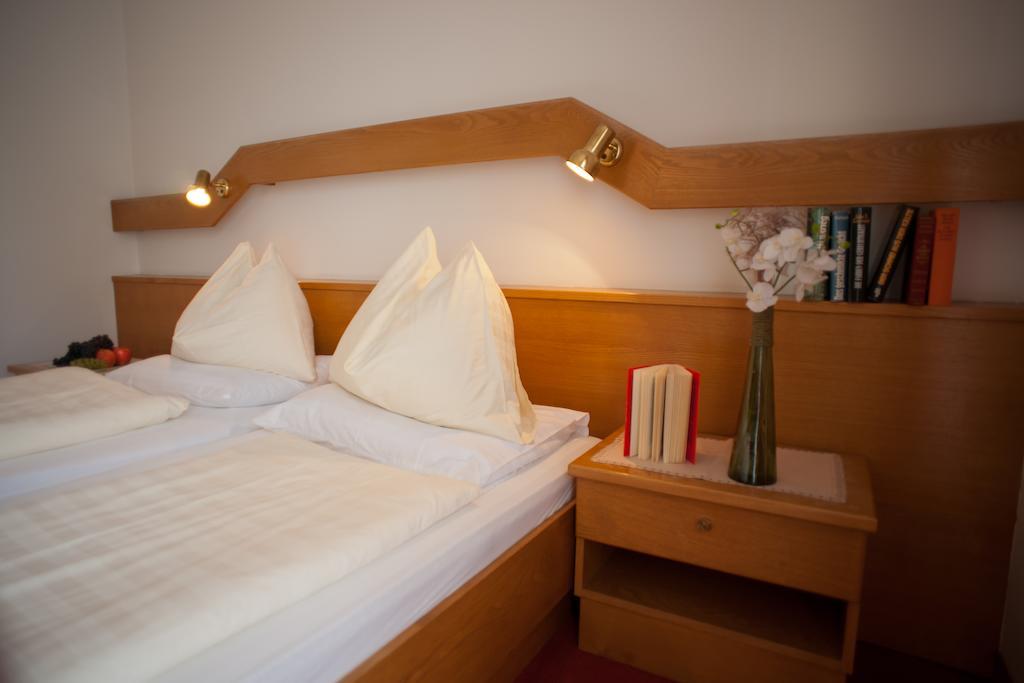 Simon - Hotel & Cafe Bad Tatzmannsdorf Kamer foto