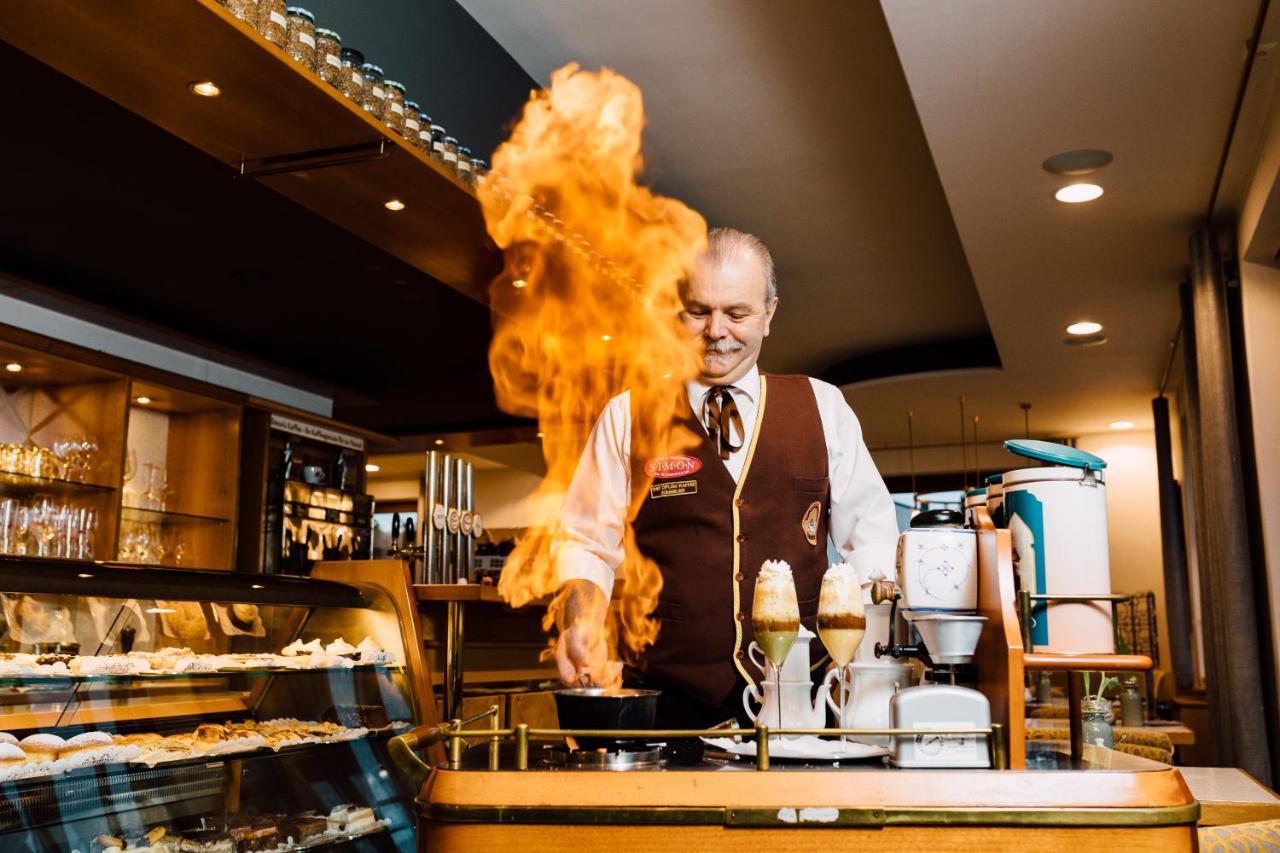 Simon - Hotel & Cafe Bad Tatzmannsdorf Buitenkant foto